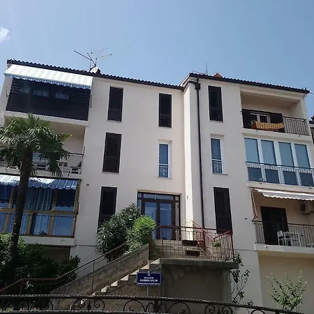 Charming Hill Appartement *